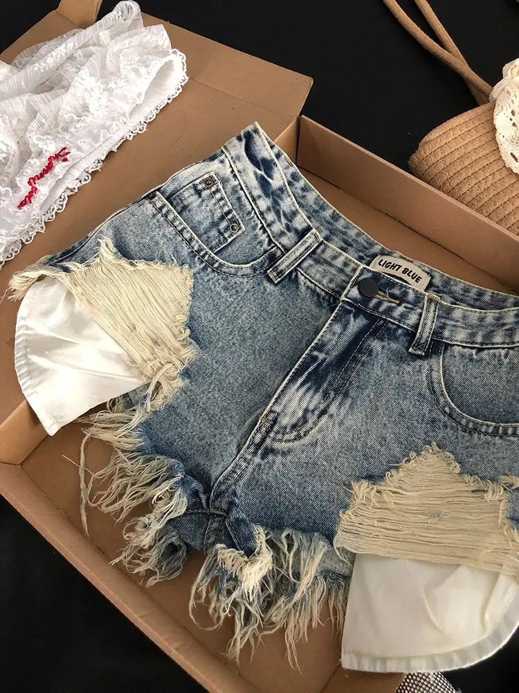 Ripped Jeans Shorts Women's Retro Pockets Fringed Rough Edge Design Y2k Slim-fit Hip-wrapped Super Short Hot Pants