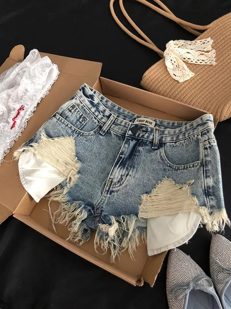 Ripped Jeans Shorts Women's Retro Pockets Fringed Rough Edge Design Y2k Slim-fit Hip-wrapped Super Short Hot Pants